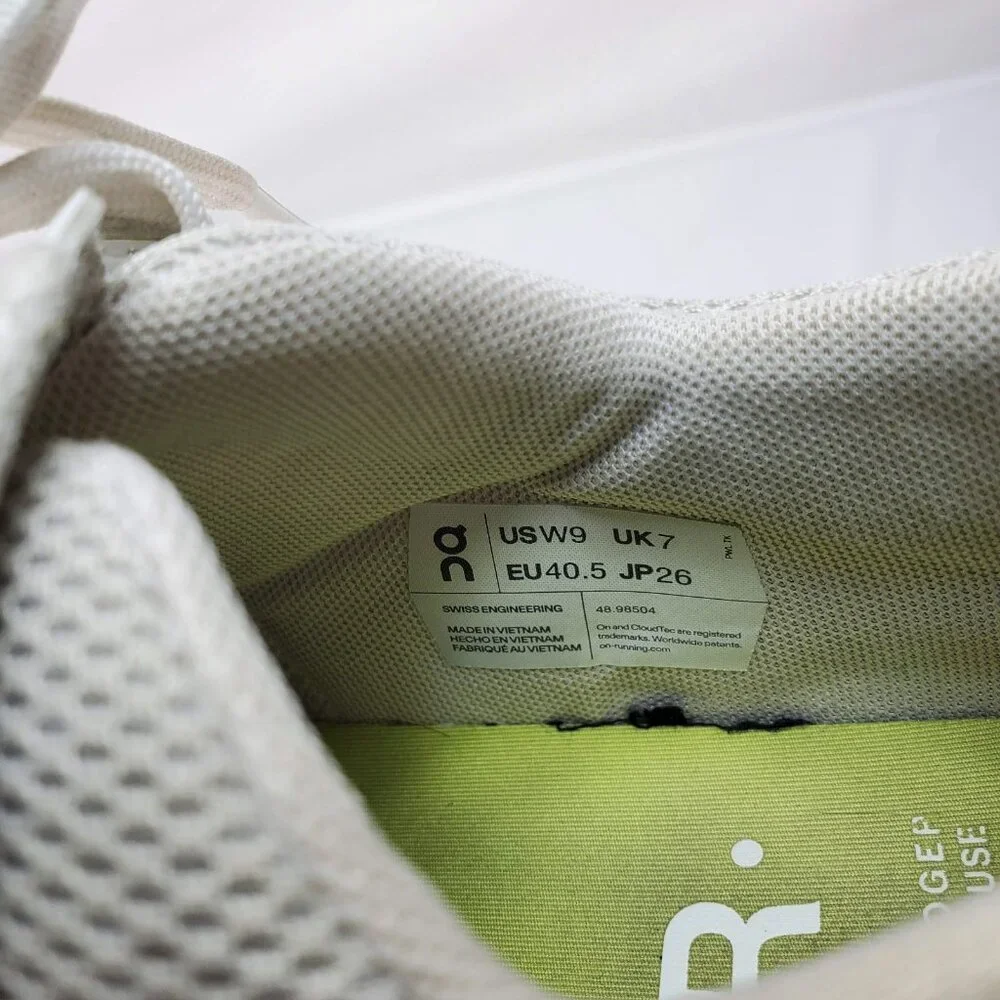 On THE ROGER Clubhouse CloudTec Womens 9 Tennis Sneakers White‎ Yellow